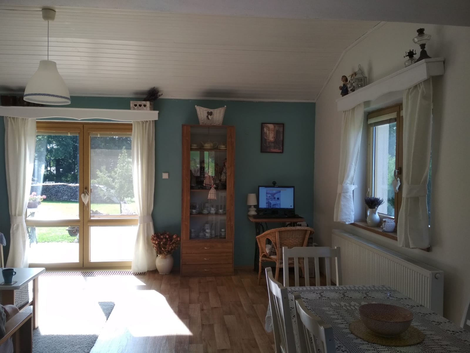 Dřevěná garnýž dotvoří atmosféru vašeho domova
