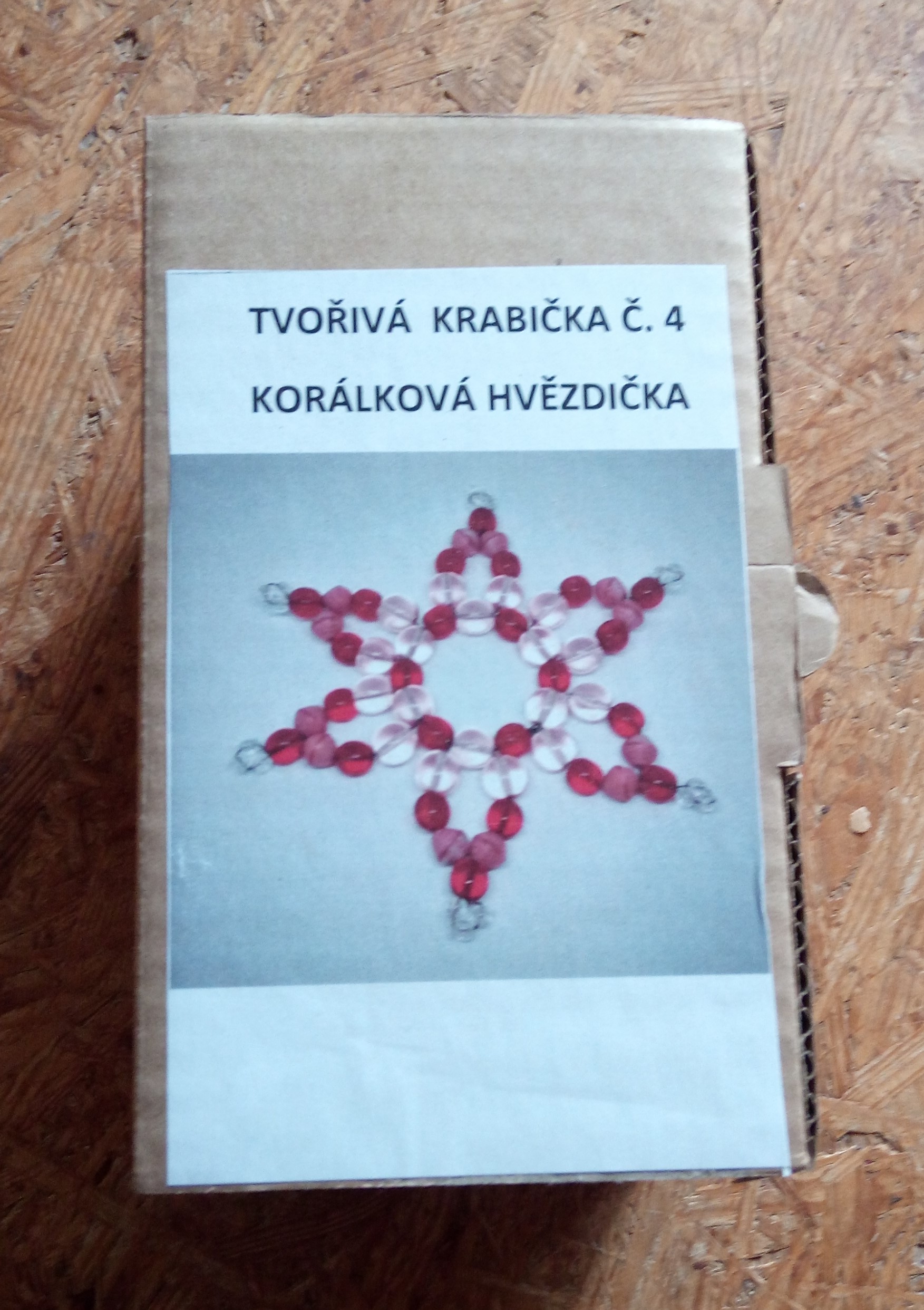 Tvořivá krabička č. 4 - Korálková hvězdička