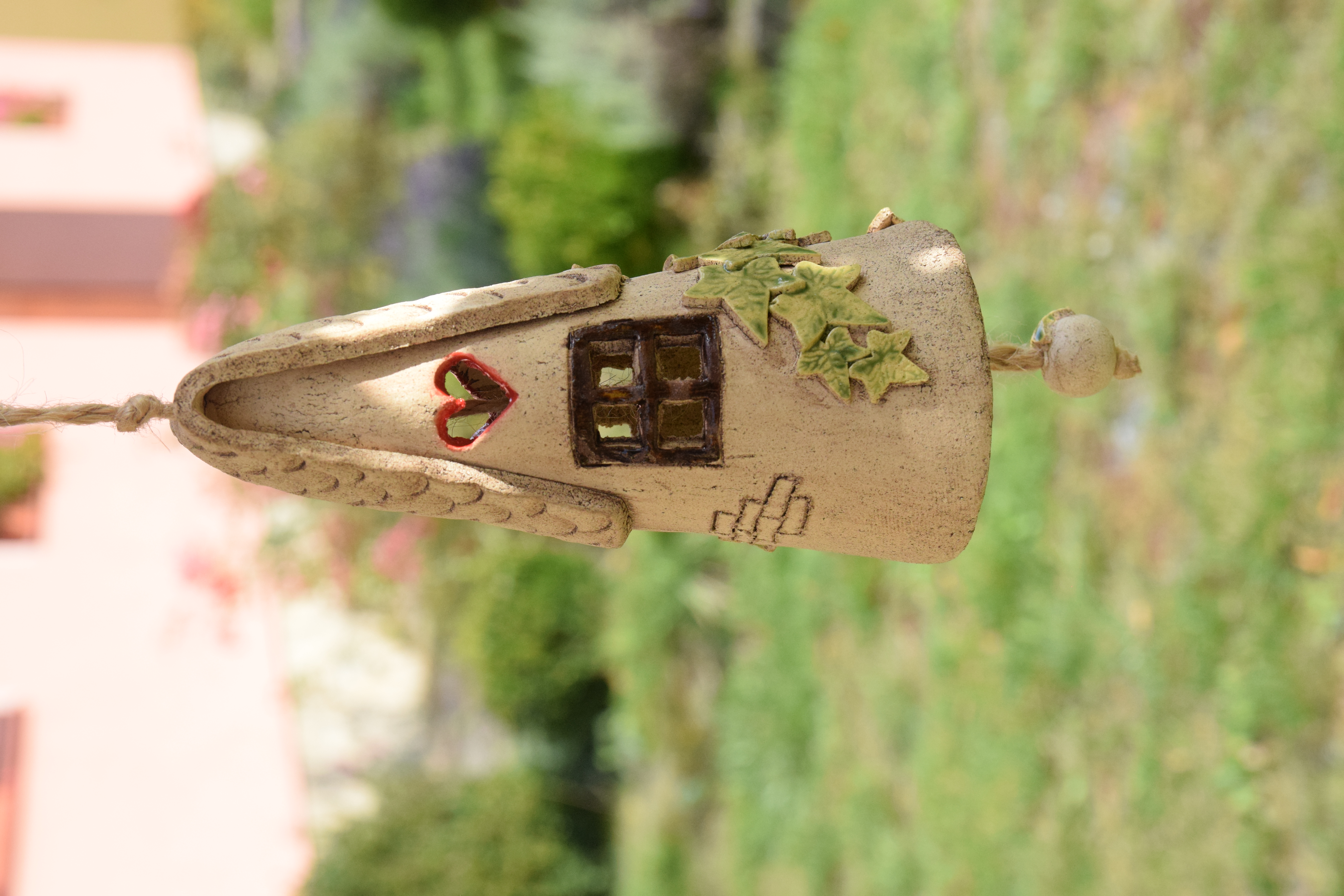 Keramický zvonek - břečťan