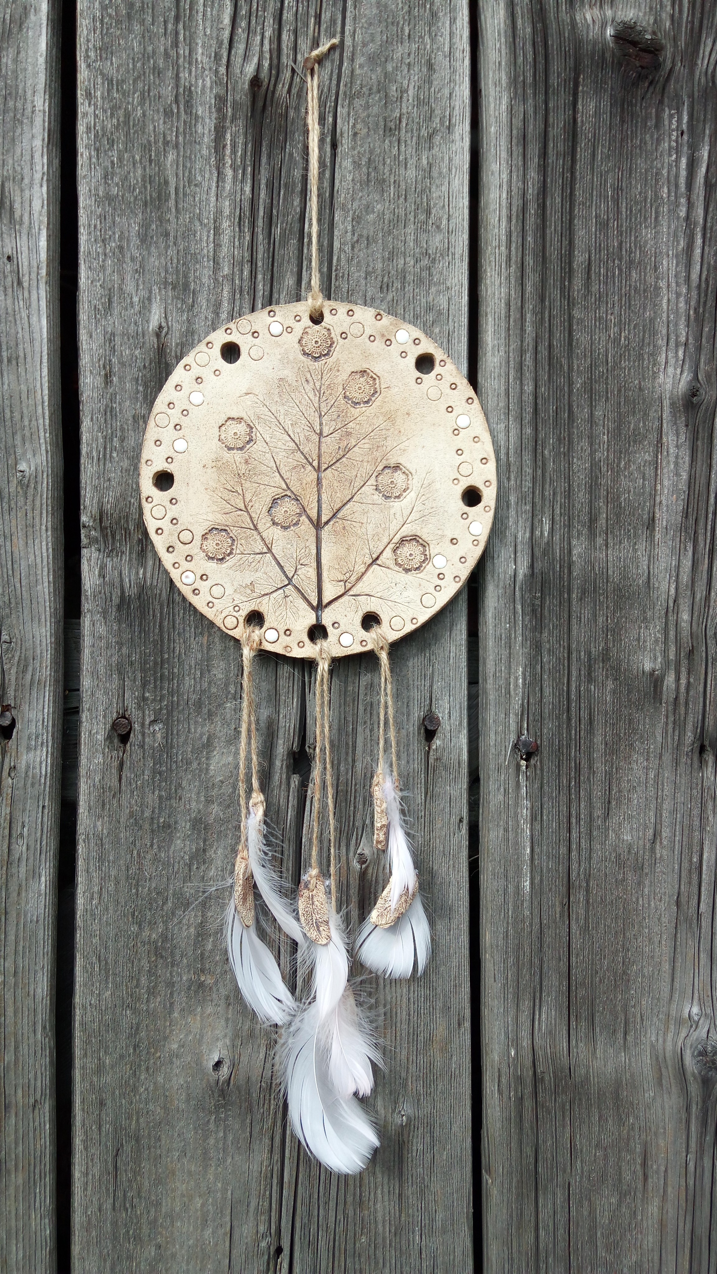 Keramický lapač s květy