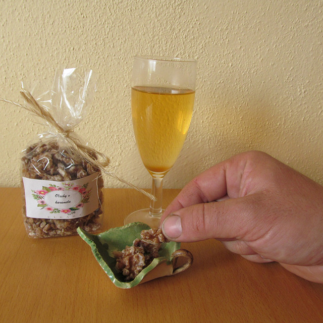 Ořechy v karamelu 90g