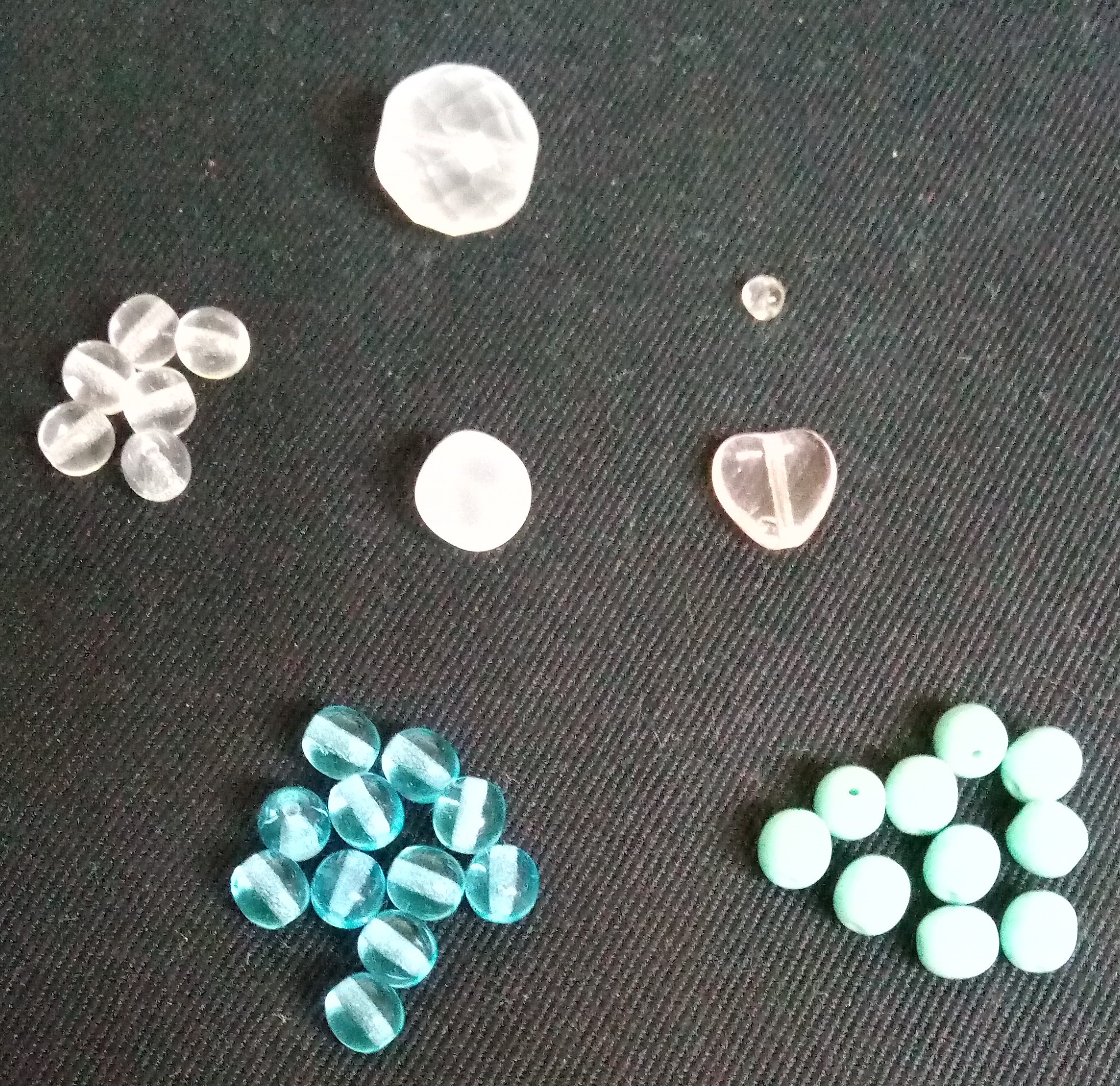 Tvořivá krabička č. 2 - Korálkový andílek 7cm